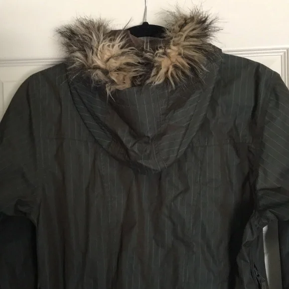 Roxy Snow coveralls. Taupe/turquoise pinstripes. Onesie. Hood/faux fur. Size S. - Picture 10 of 15